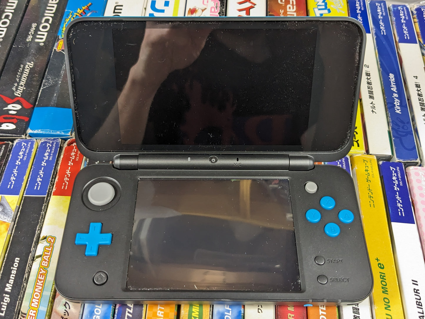 New Nintendo 2DS XL Console CIB