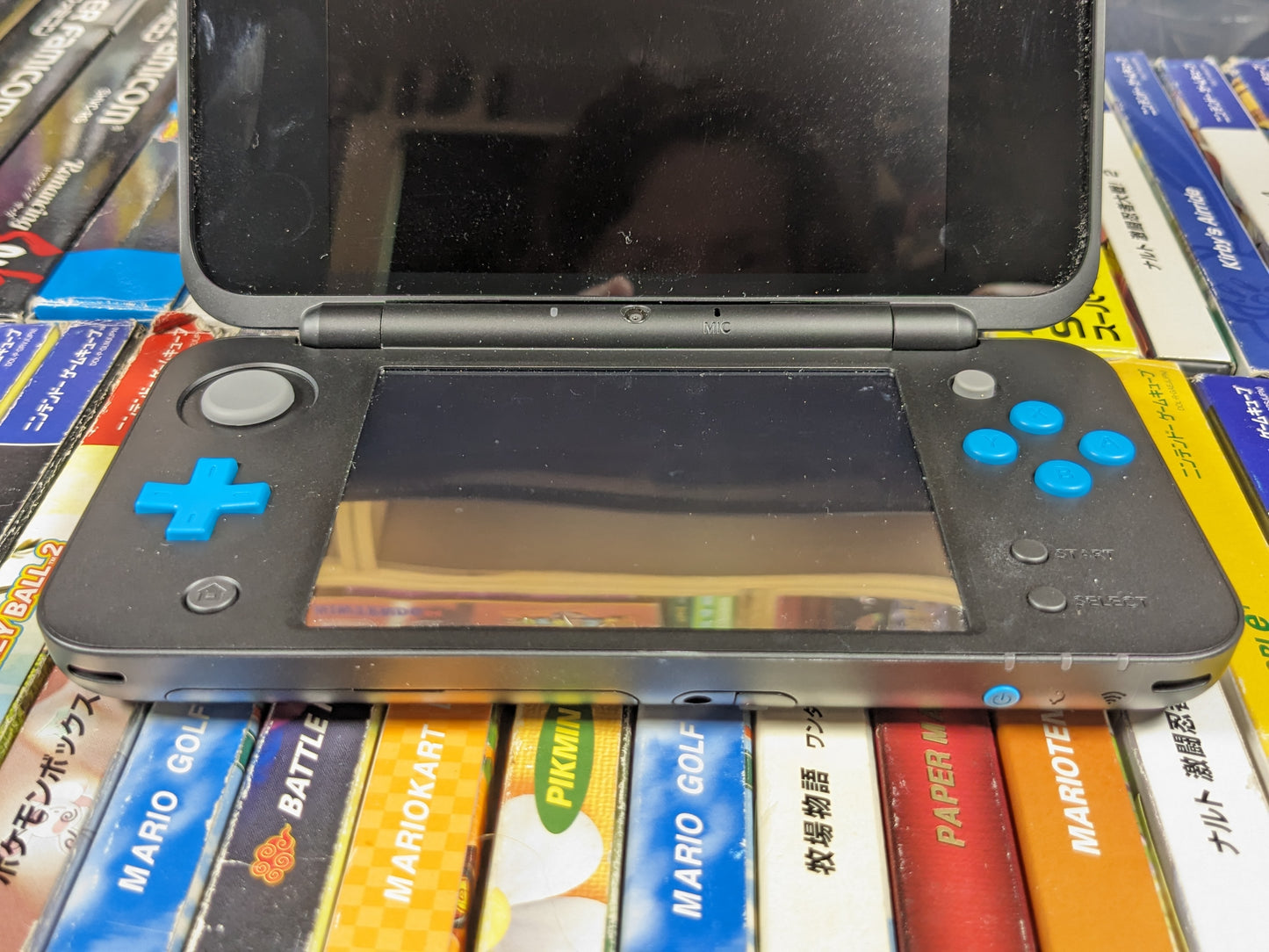 New Nintendo 2DS XL Console CIB